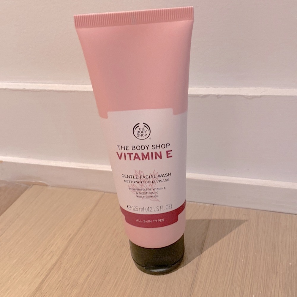 The Body Shop vitamin E gentle facial wash